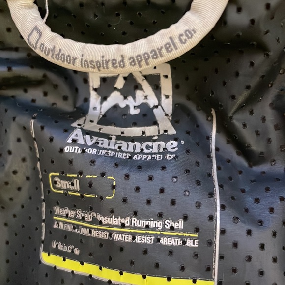 Avalanche Insulated Running Shell - Picture 2 of 7